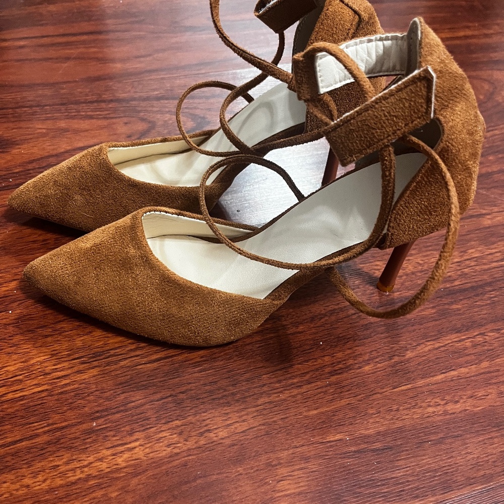 Swayyy brown heels